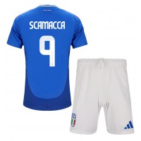 Maglie da calcio Italia Gianluca Scamacca #9 Prima Maglia Bambino Europei 2024 Manica Corta (+ Pantaloni corti)